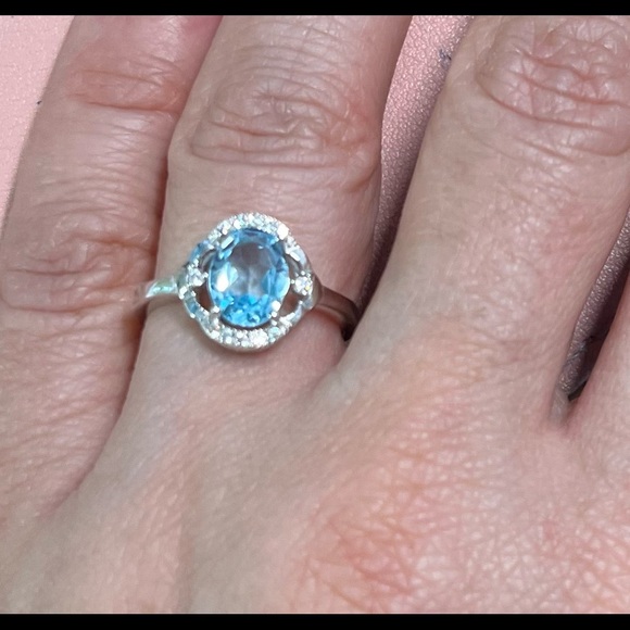 Blue oval topaz silver ring - Picture 2 of 3